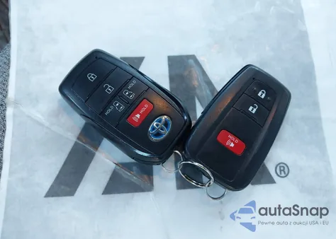 2021 Toyota Sienna Le из США, поврежденный, VIN 5TDKRKEC1MS055573